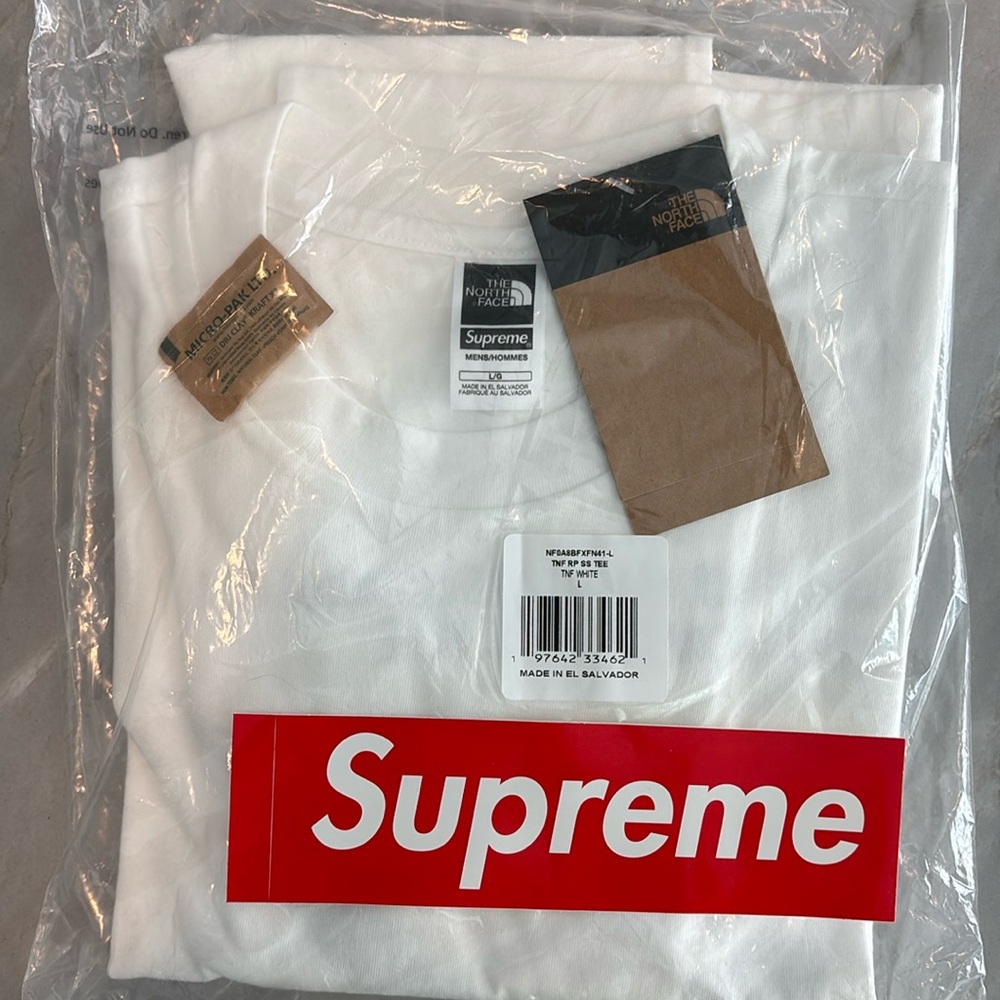 NWT Supreme Northface Collab T-shirt